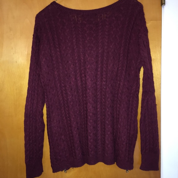 𝗠𝗮𝗿𝗼𝗼𝗻 𝗦𝘄𝗲𝗮𝘁𝗲𝗿 - Picture 5 of 9